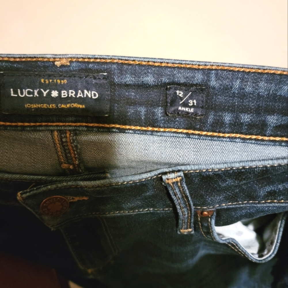 Sz12 Lucky Brand jeans - ankle cut